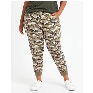 Torrid Size 2X 18-20 Crop Jogger - Stretch Challis Camo Wash